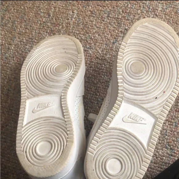 Women’s Nike Air Force 7.5 - Picture 4 of 6